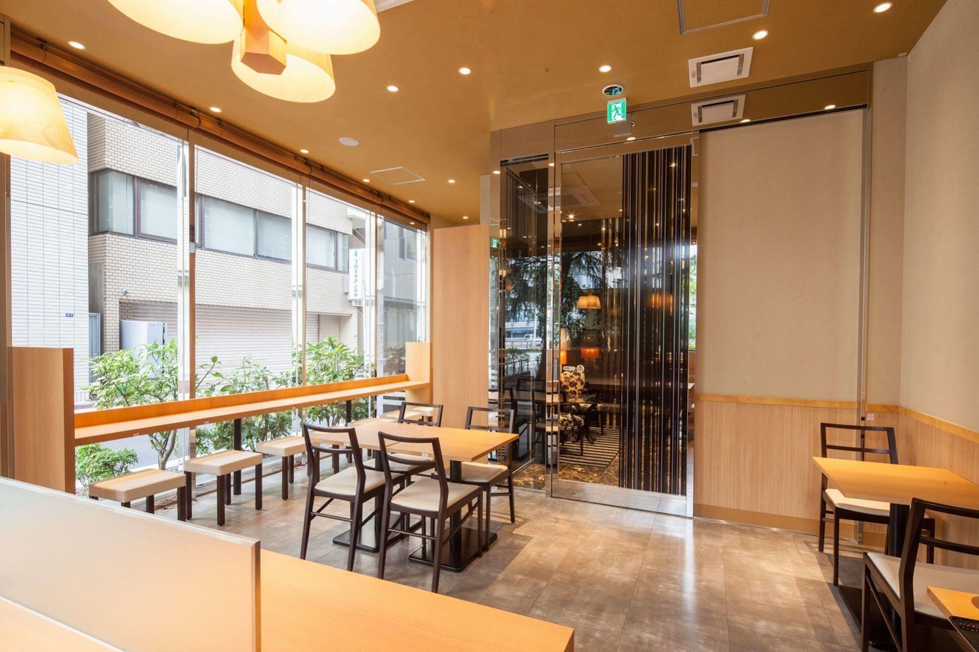 Apa Ginza Takaracho Eki Yaesu Minamiguchi Hotel